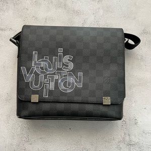 Authentic Mens Louis Vuitton District PM (Messenger Bag)
